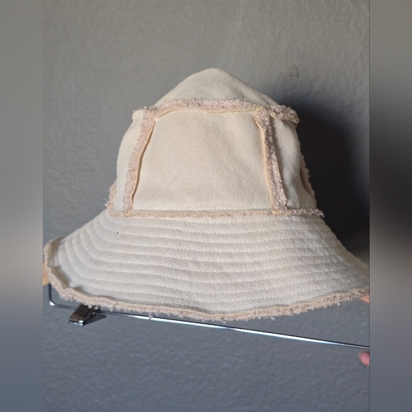 Cozy Textured Two Sided Bucket Hat - Picture 2 of 2